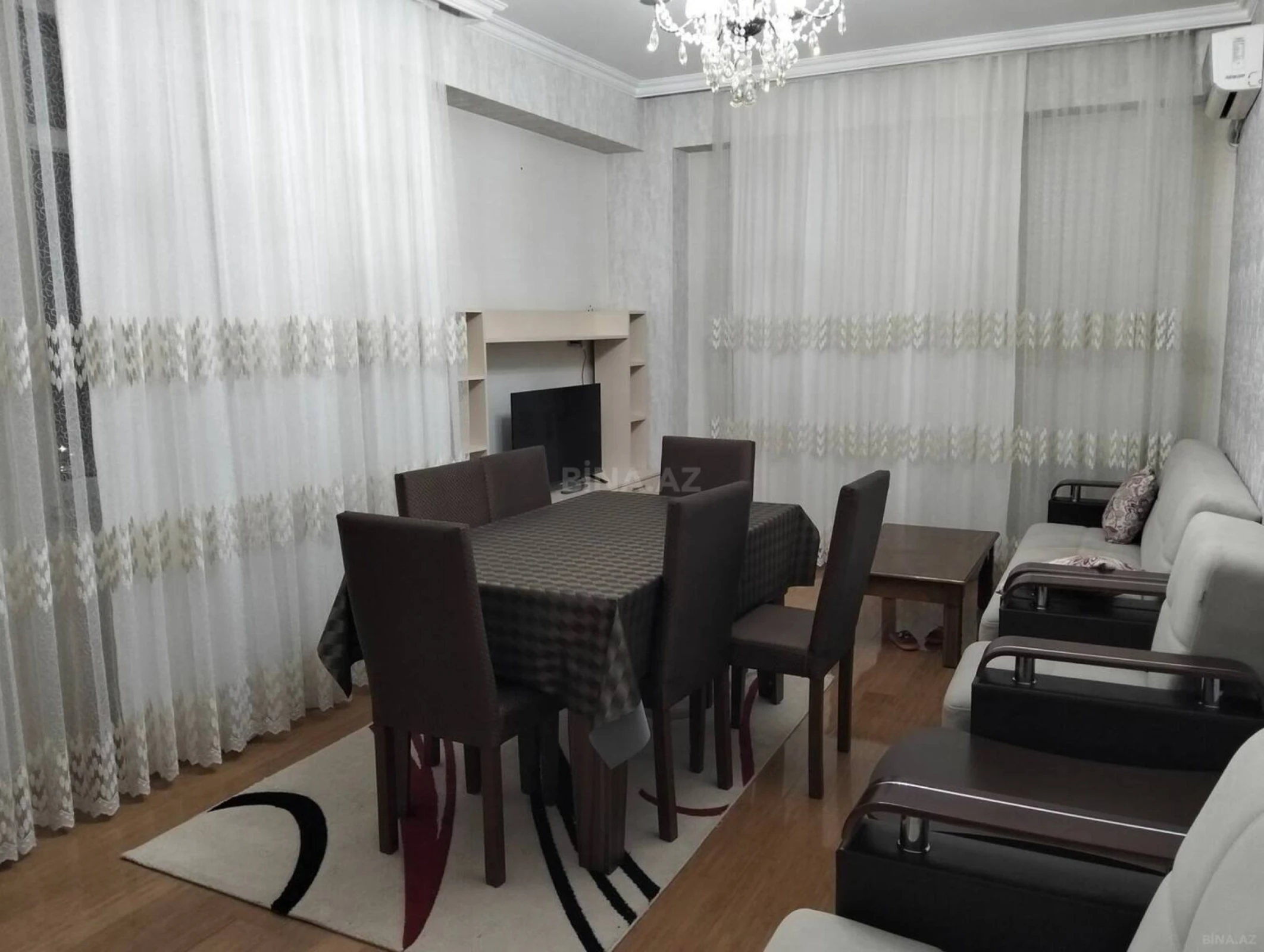 Kirayə verilir 2 otaqlı mənzil 70 m²