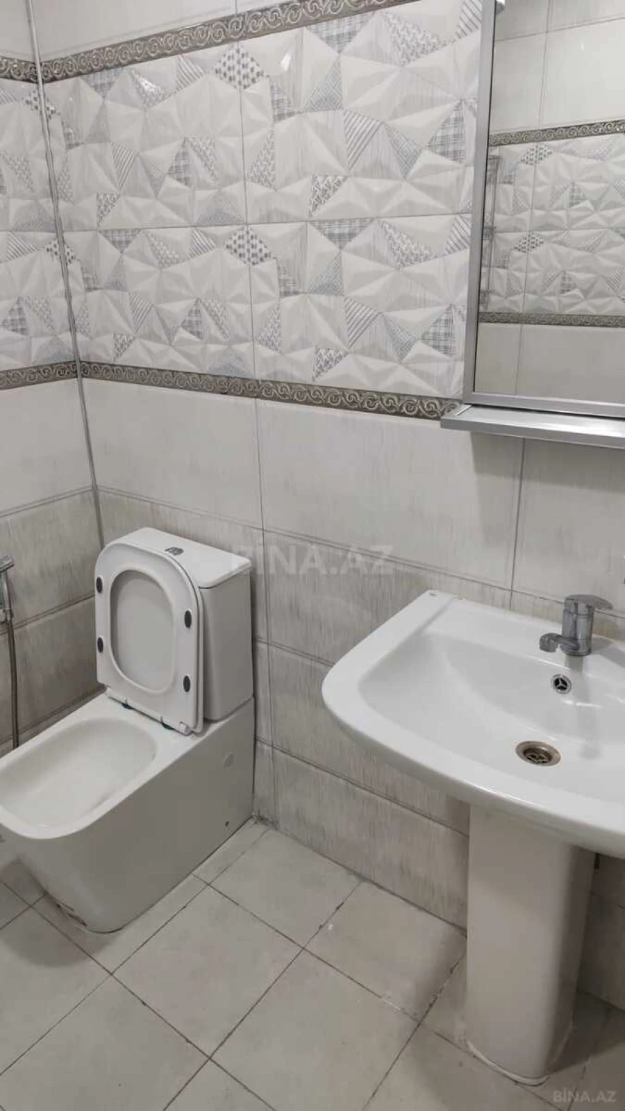 Kirayə verilir 2 otaqlı mənzil 60 m²