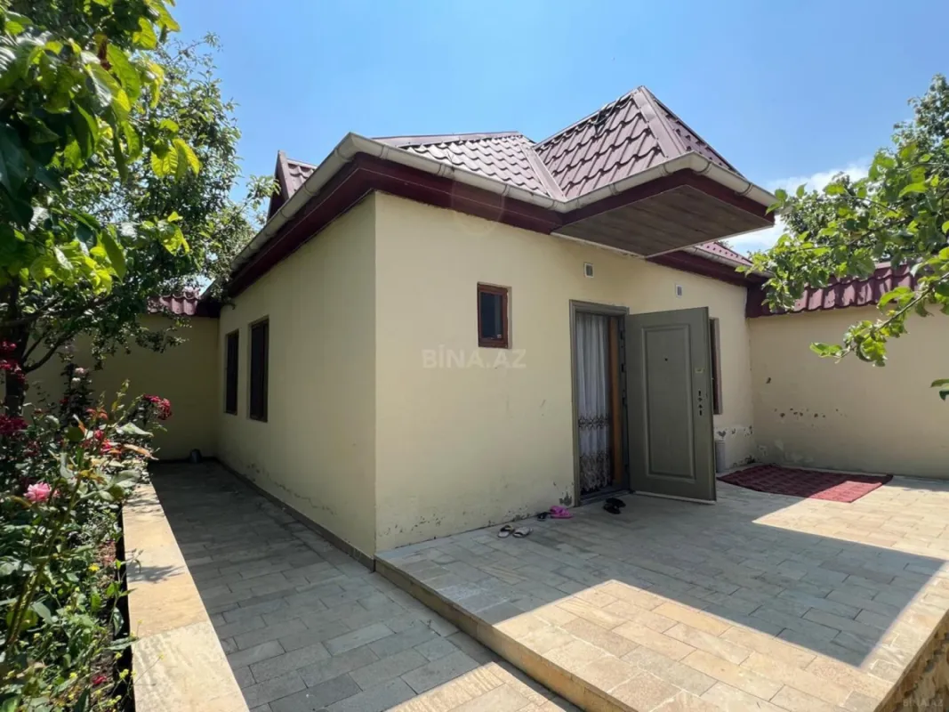 Satılır 8 otaqlı həyət evi 700 m²