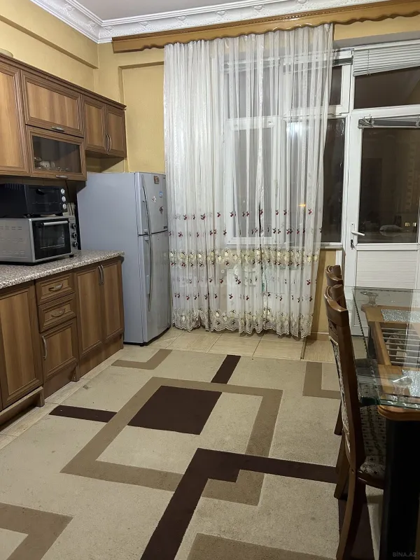 Kirayə verilir 2 otaqlı mənzil 65 m²