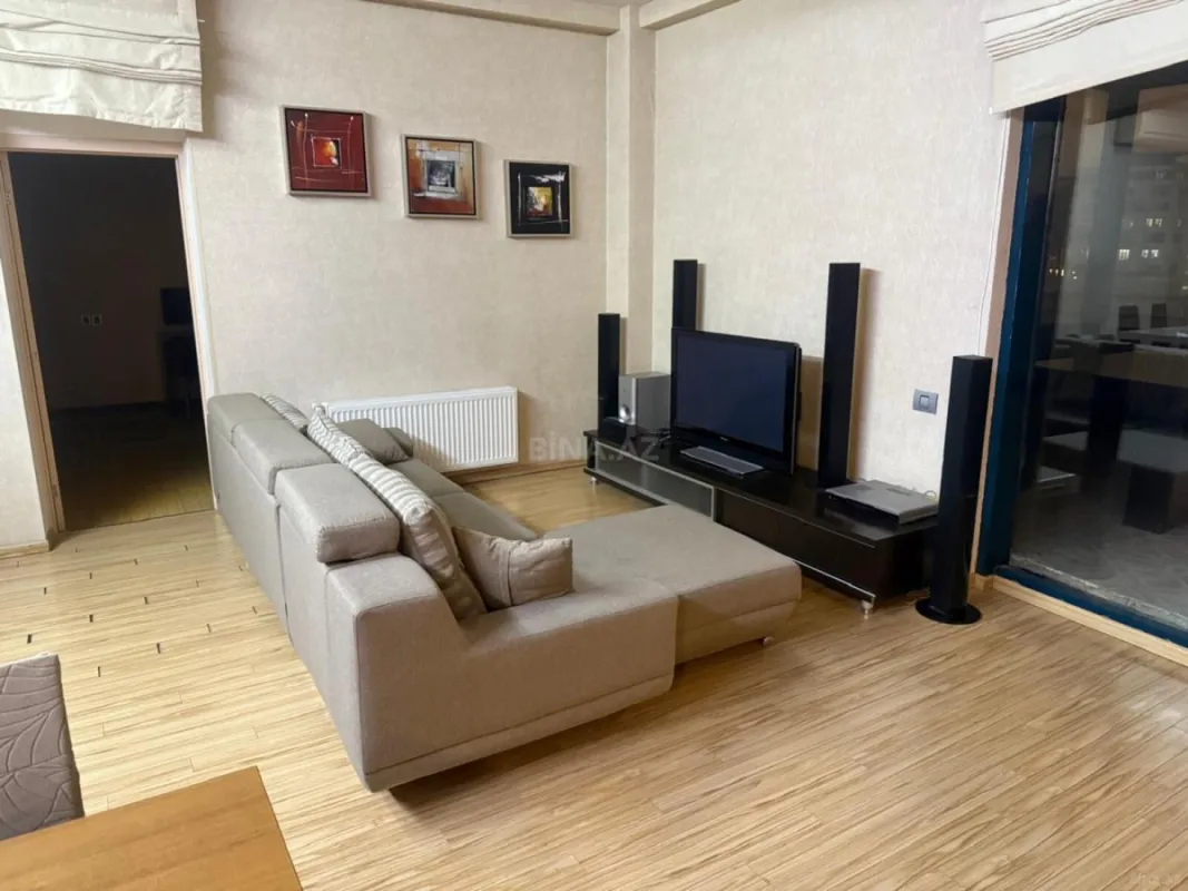 Satılır 3 otaqlı mənzil 168 m²