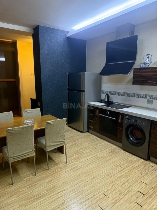 Satılır 3 otaqlı mənzil 168 m²