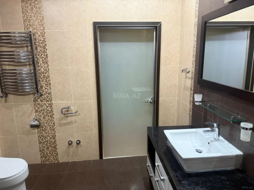Satılır 3 otaqlı mənzil 168 m²
