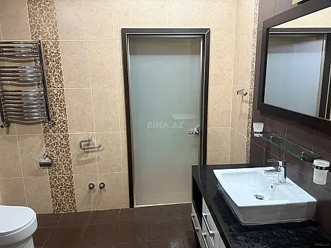 Satılır 3 otaqlı mənzil 168 m² — Bakı, İnşaatçılar 3 otaq 168.00 m²