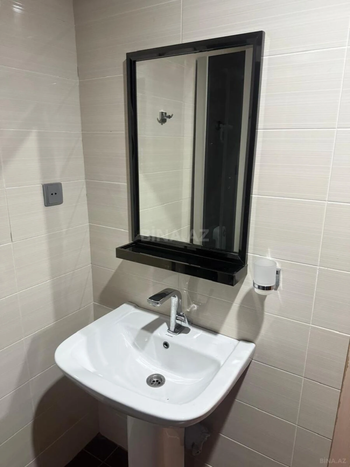 Satılır 3 otaqlı mənzil 168 m²