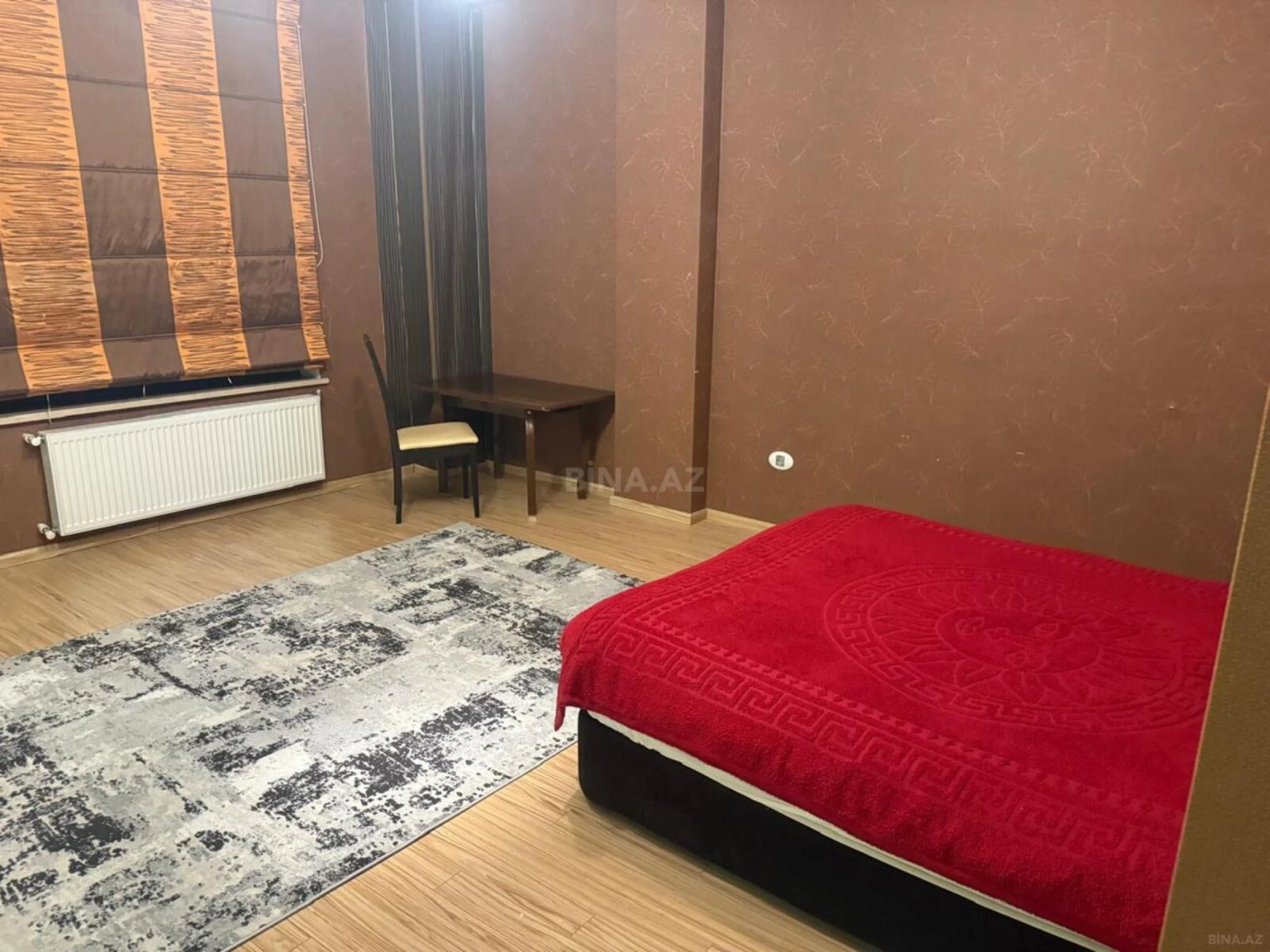 Satılır 3 otaqlı mənzil 168 m²