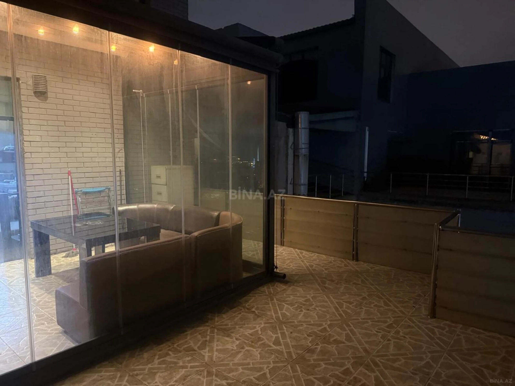 Satılır 3 otaqlı mənzil 168 m²