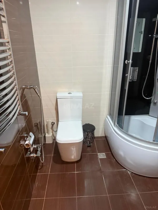 Satılır 3 otaqlı mənzil 168 m²