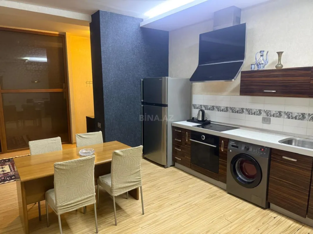 Satılır 3 otaqlı mənzil 168 m²
