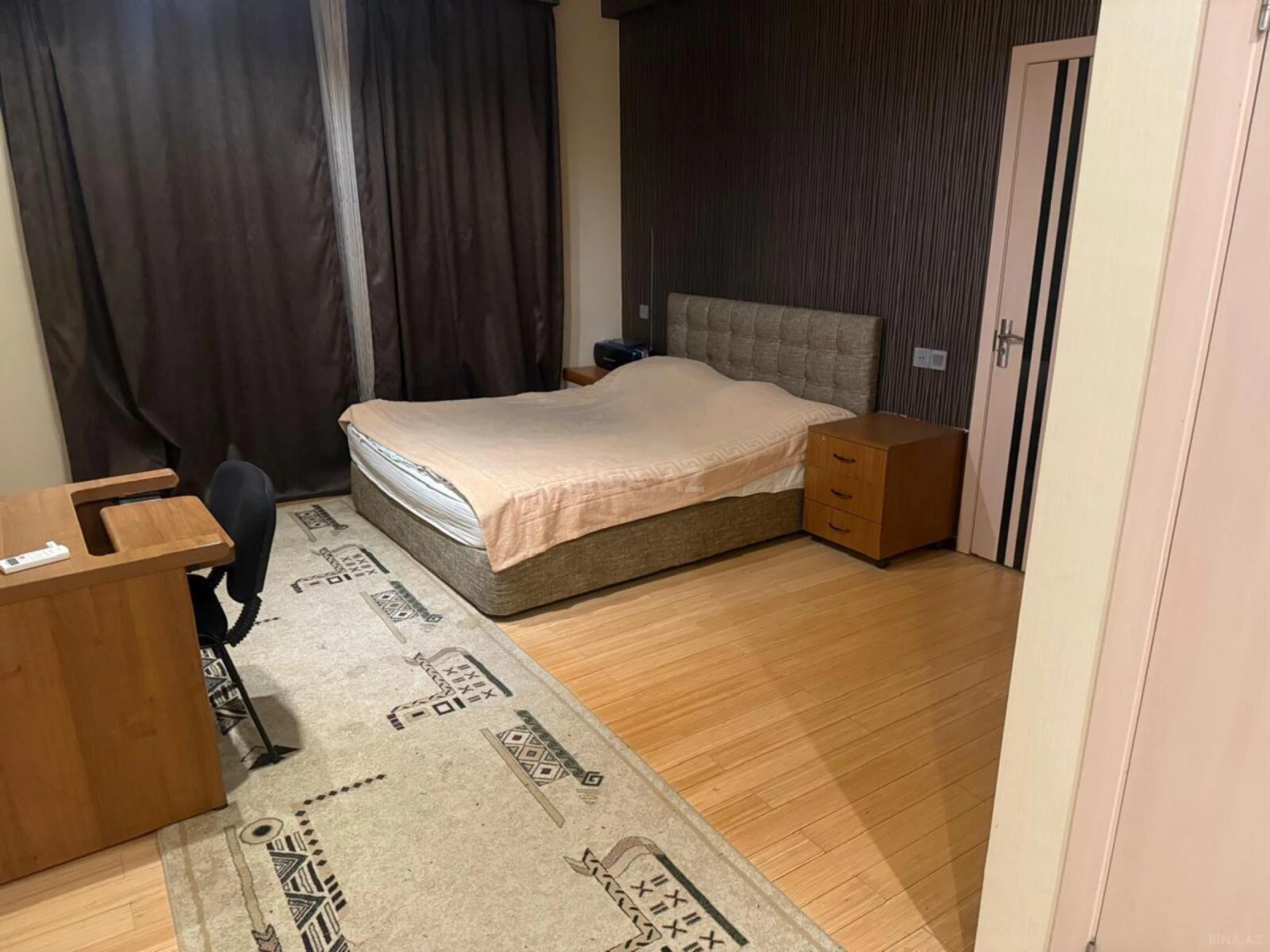Satılır 3 otaqlı mənzil 168 m²