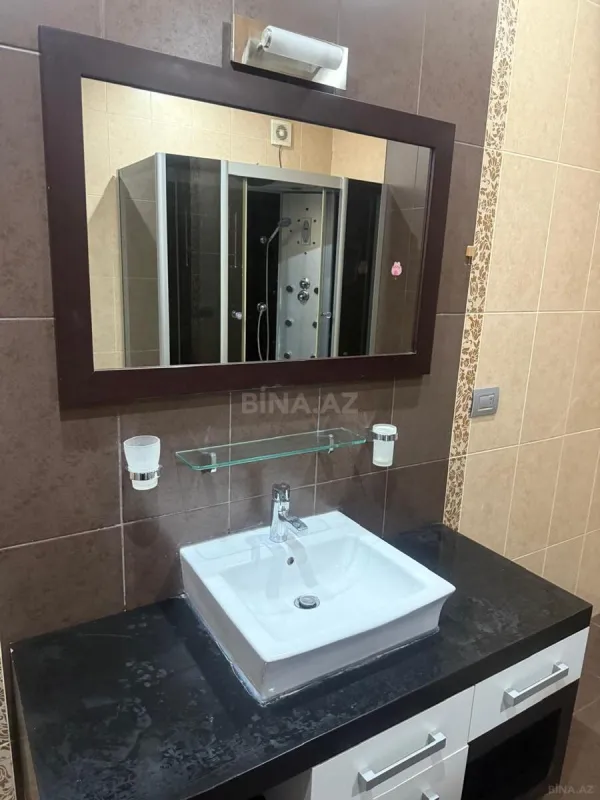 Satılır 3 otaqlı mənzil 168 m²