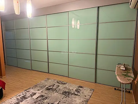 Satılır 3 otaqlı mənzil 168 m²