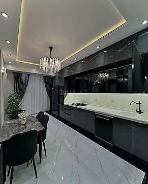 Satılır 2 otaqlı mənzil 96 m²