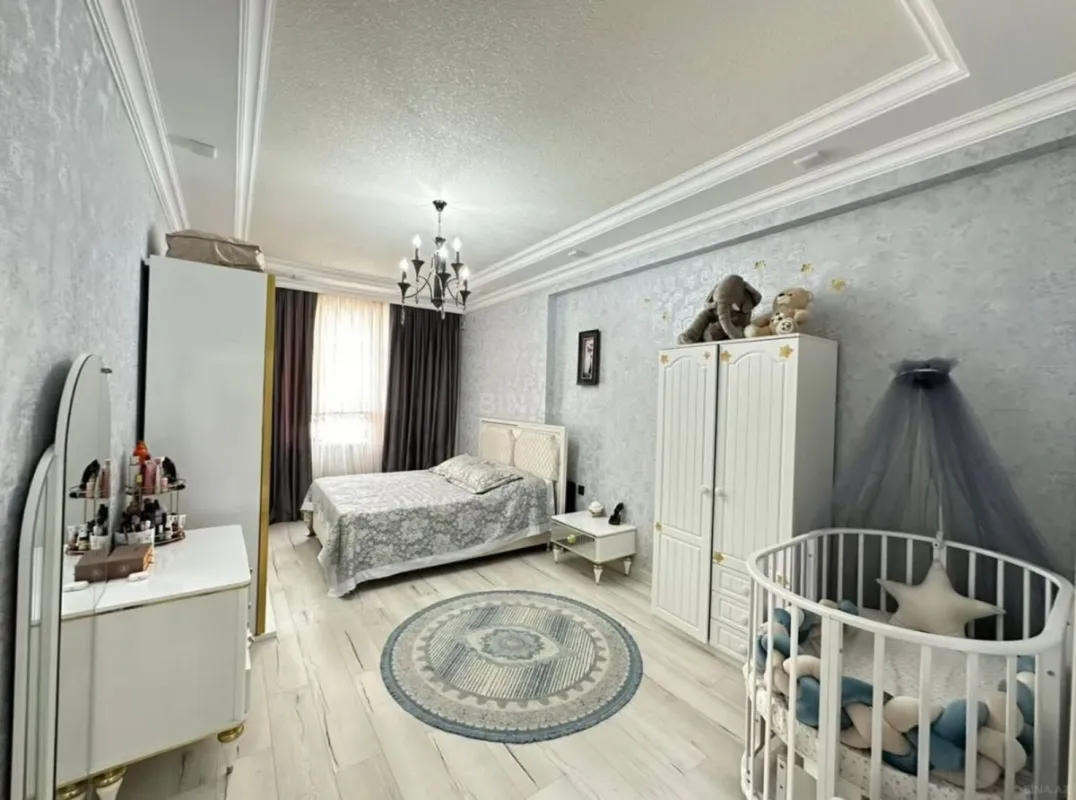 Satılır 2 otaqlı mənzil 96 m²