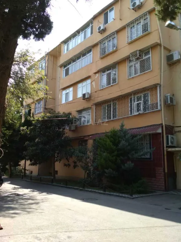 Satılır 3 otaqlı mənzil 100 m²