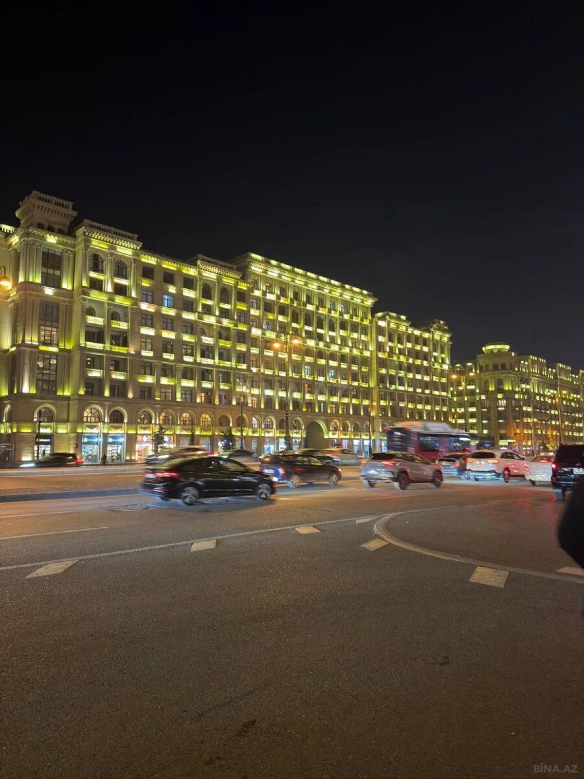 Satılır 3 otaqlı mənzil 98 m²