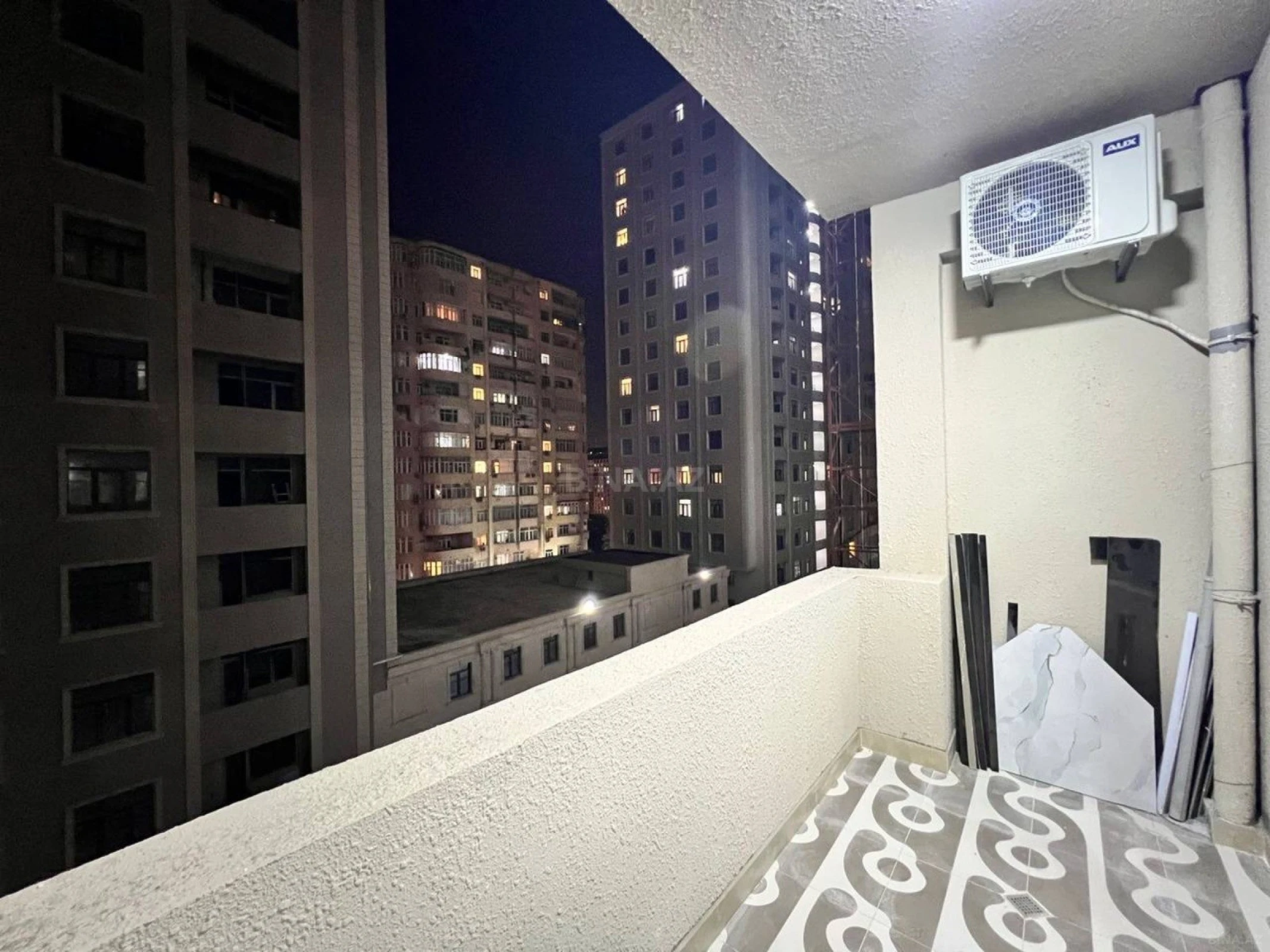 Kirayə verilir 3 otaqlı mənzil 140 m²