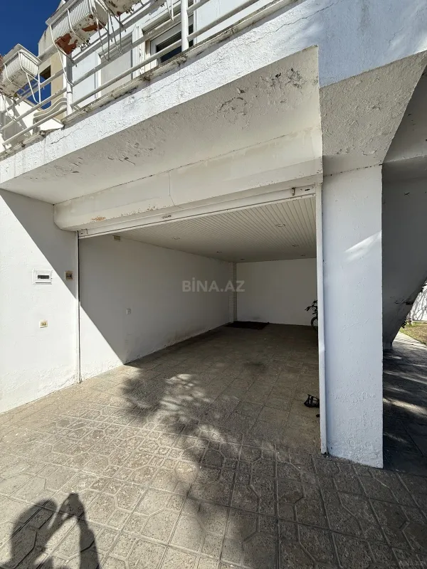 Satılır 5 otaqlı həyət evi 363 m²