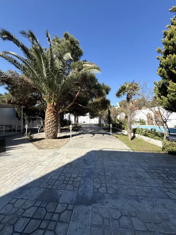 Satılır 5 otaqlı həyət evi 363 m²