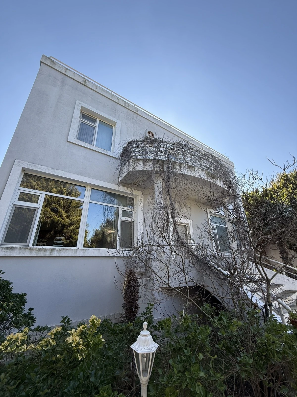 Satılır 5 otaqlı həyət evi 363 m²