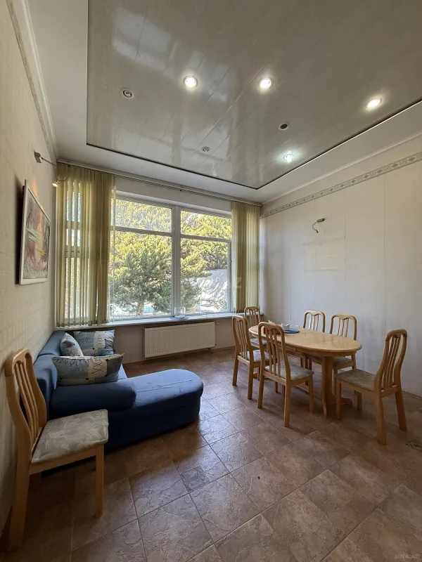 Satılır 5 otaqlı həyət evi 363 m²