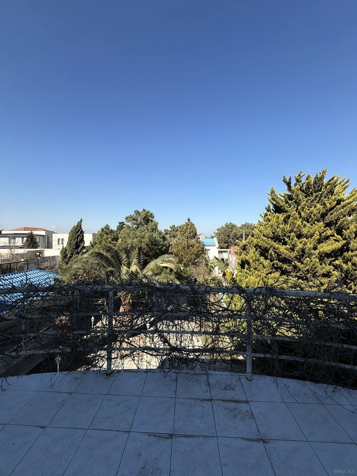 Satılır 5 otaqlı həyət evi 363 m²