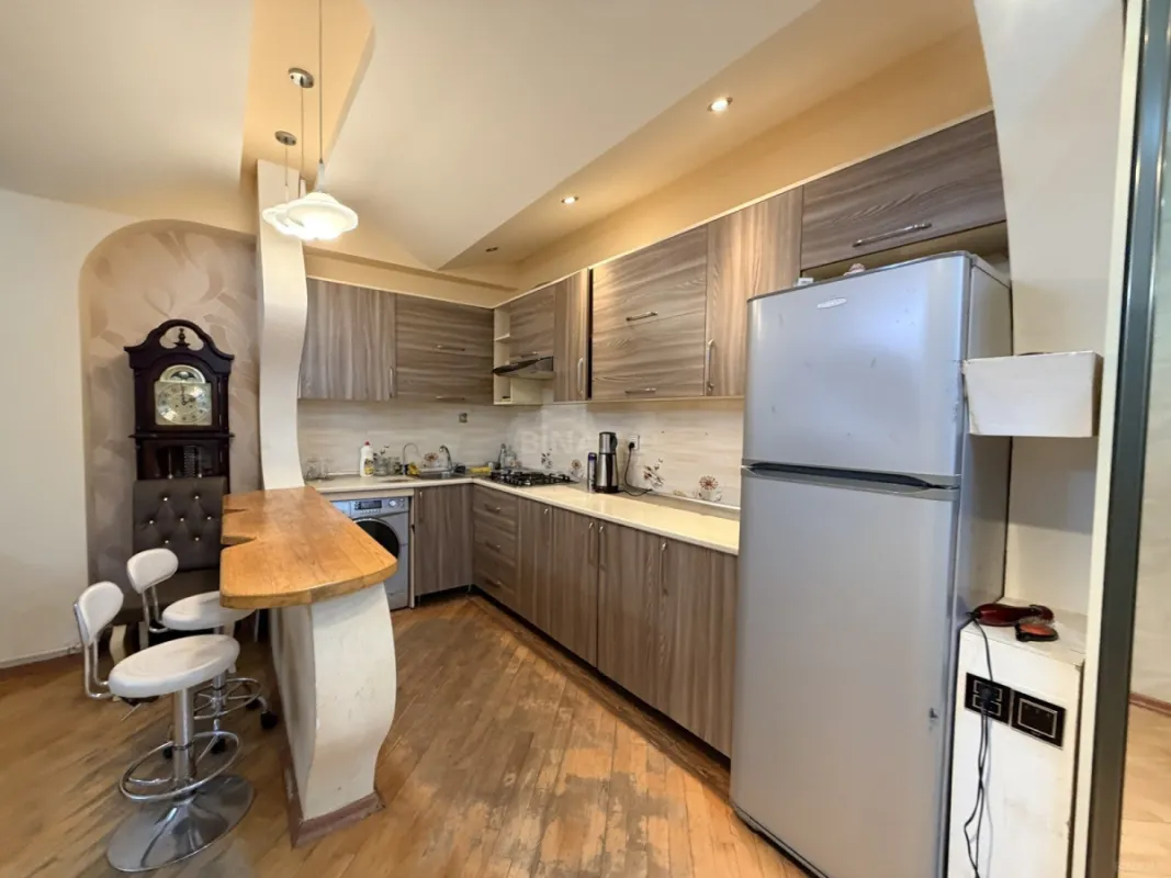 Satılır 3 otaqlı mənzil 84 m²