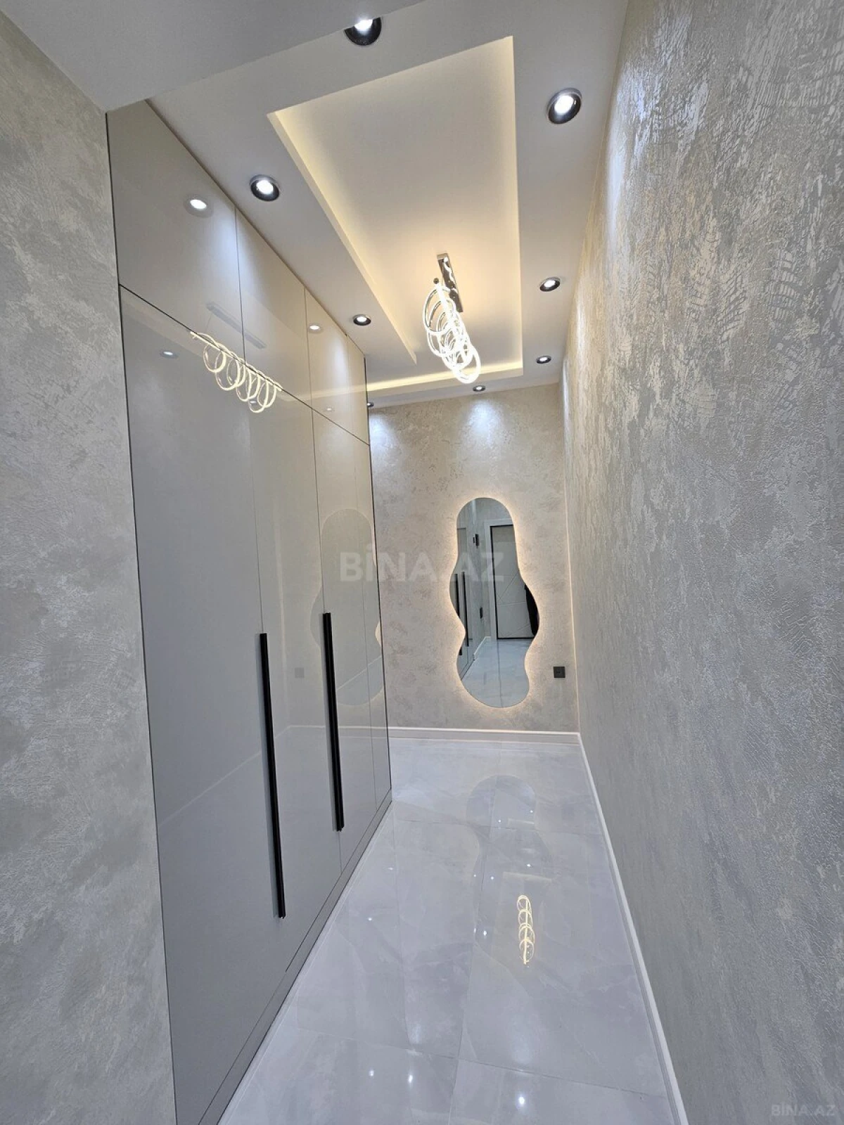 Satılır 3 otaqlı mənzil 79 m²