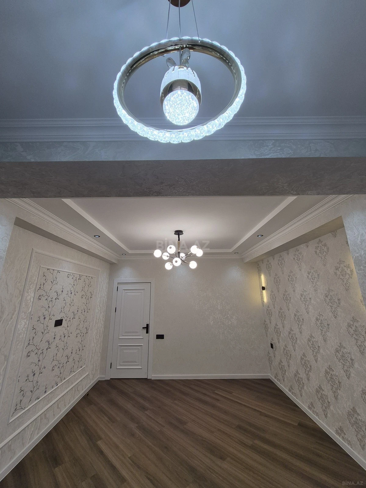 Satılır 3 otaqlı mənzil 105 m²