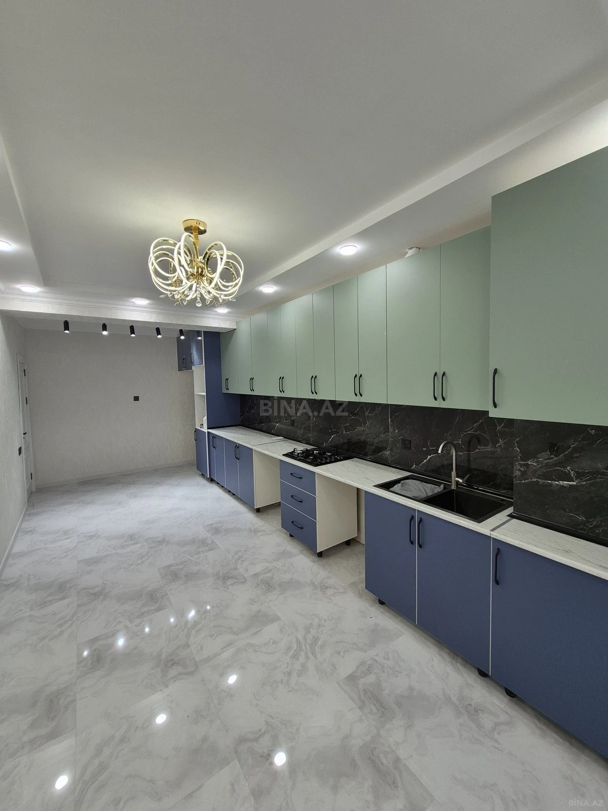 Satılır 3 otaqlı mənzil 105 m²
