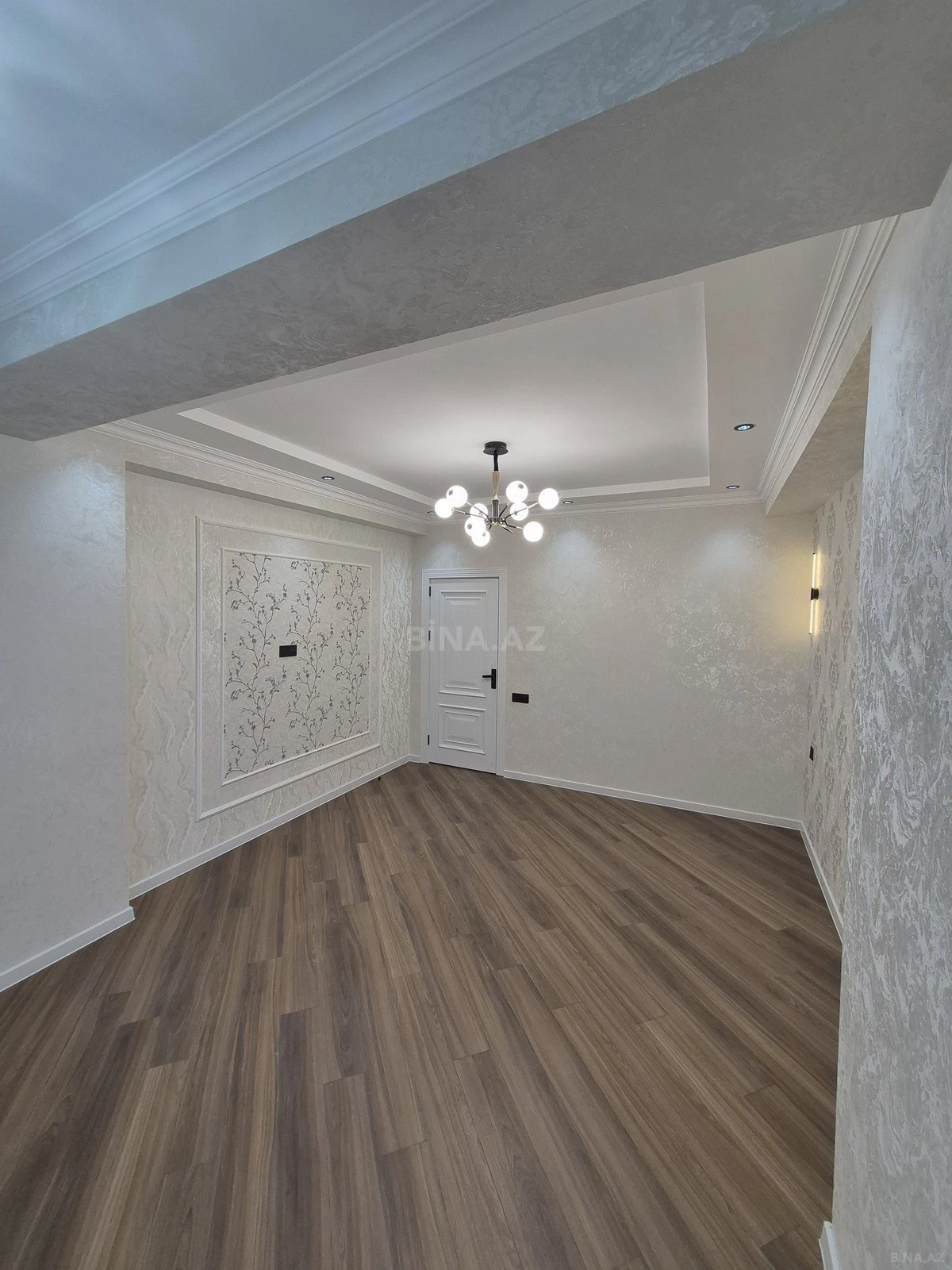 Satılır 3 otaqlı mənzil 105 m²