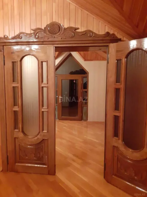 Satılır 8 otaqlı həyət evi 500 m²