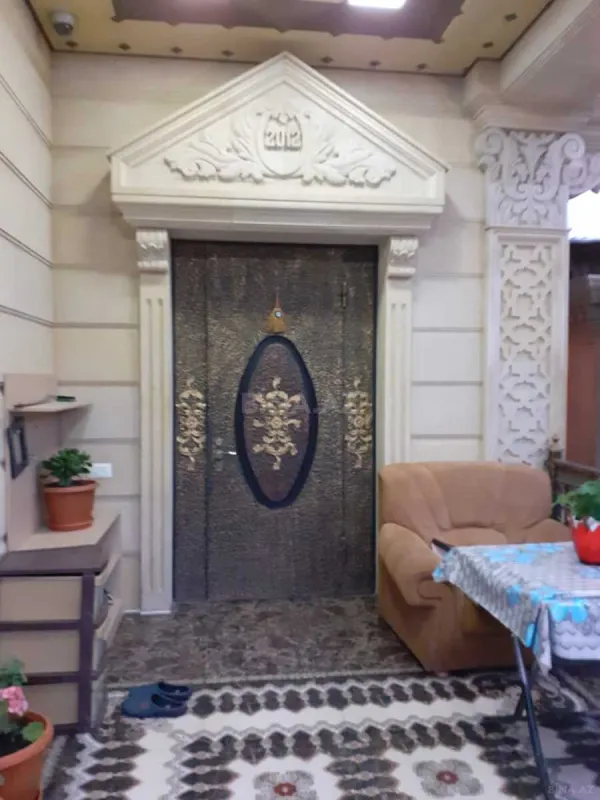 Satılır 8 otaqlı həyət evi 500 m²