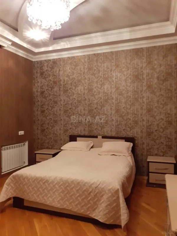 Satılır 8 otaqlı həyət evi 500 m²