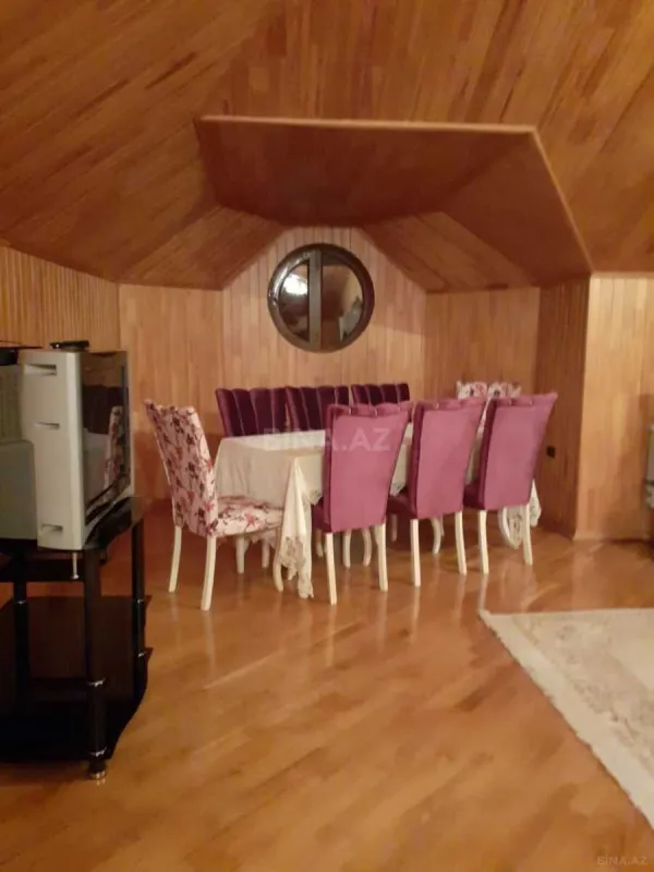 Satılır 8 otaqlı həyət evi 500 m²