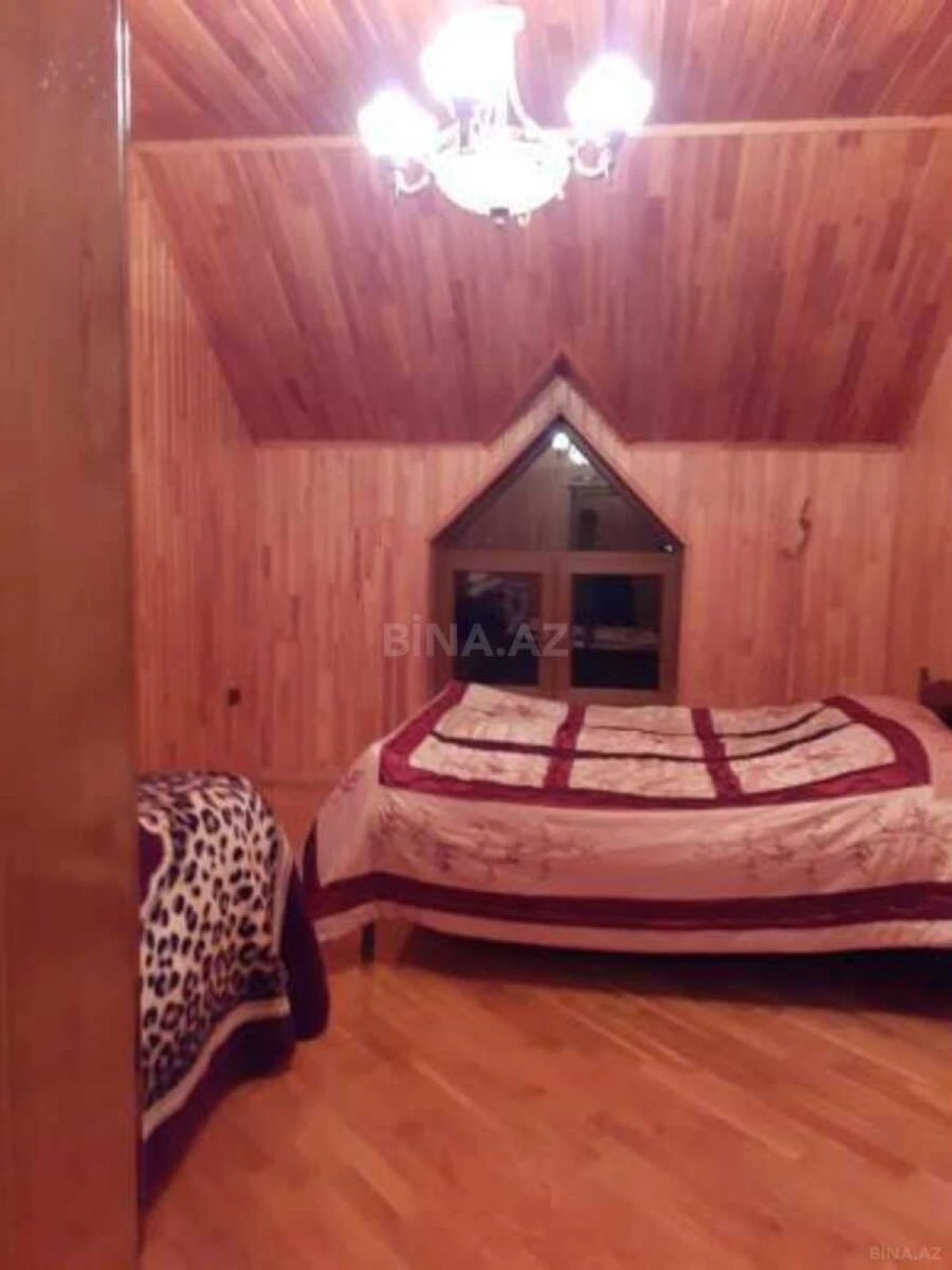 Satılır 8 otaqlı həyət evi 500 m²