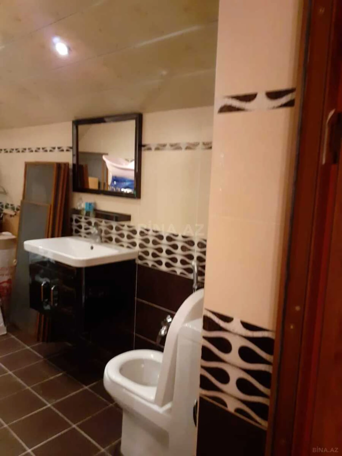 Satılır 8 otaqlı həyət evi 500 m²