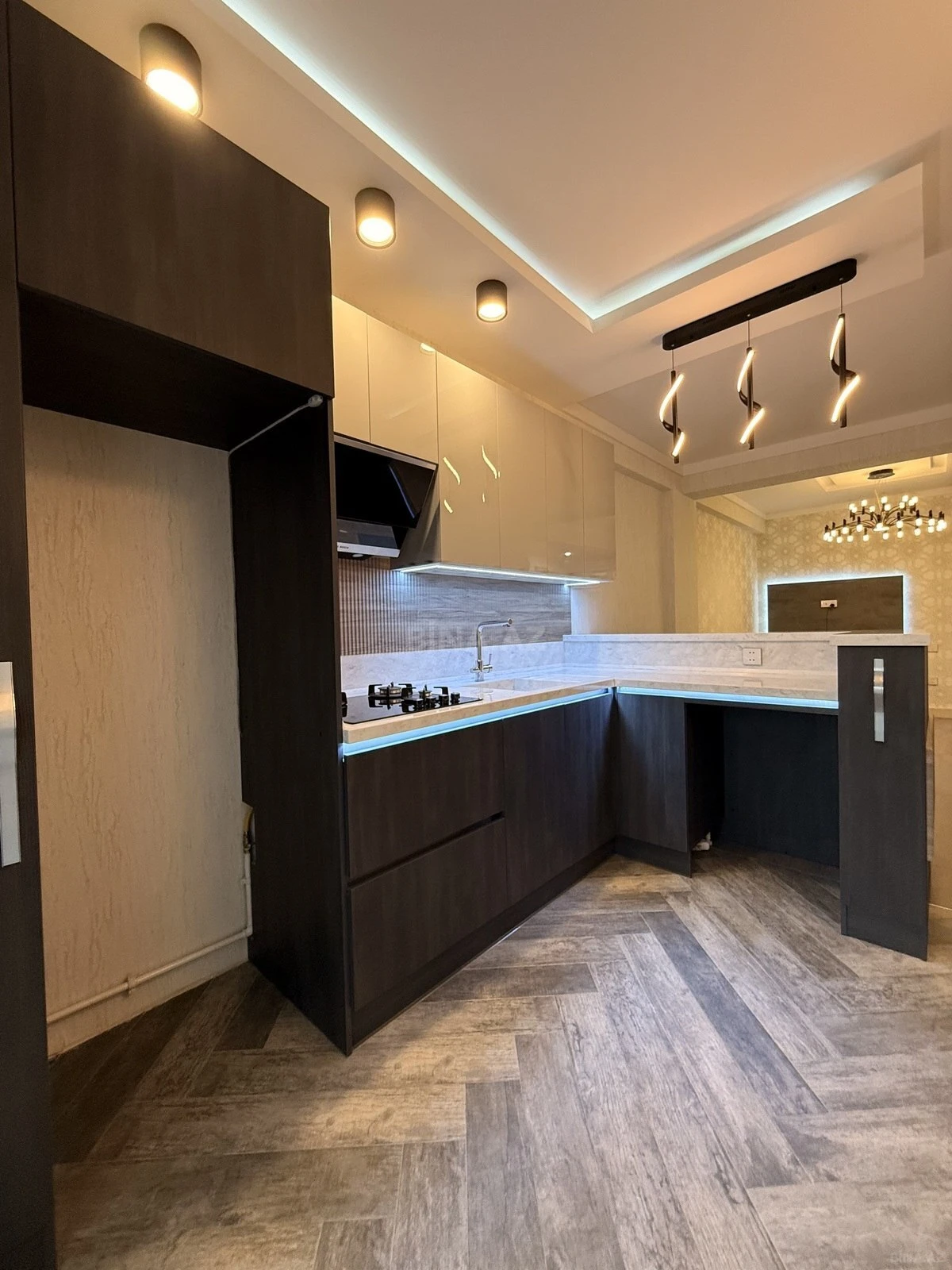 Satılır 2 otaqlı mənzil 64 m²