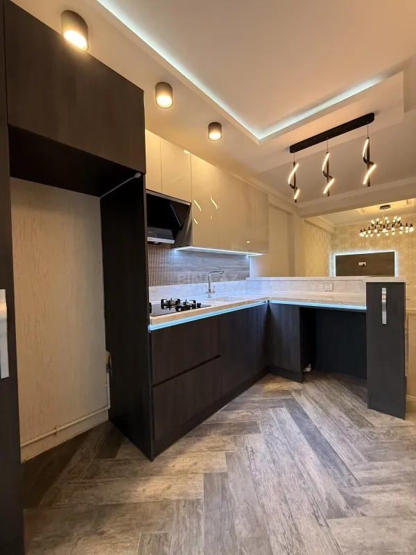 Satılır 2 otaqlı mənzil 64 m²