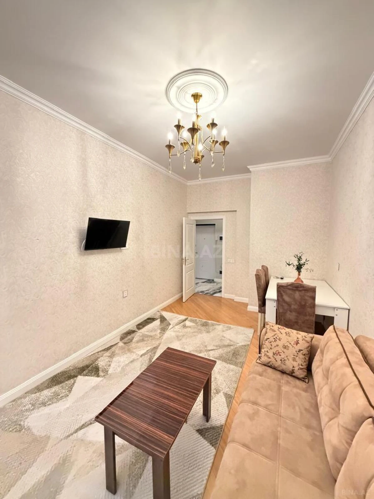 Kirayə verilir 2 otaqlı mənzil 60 m²
