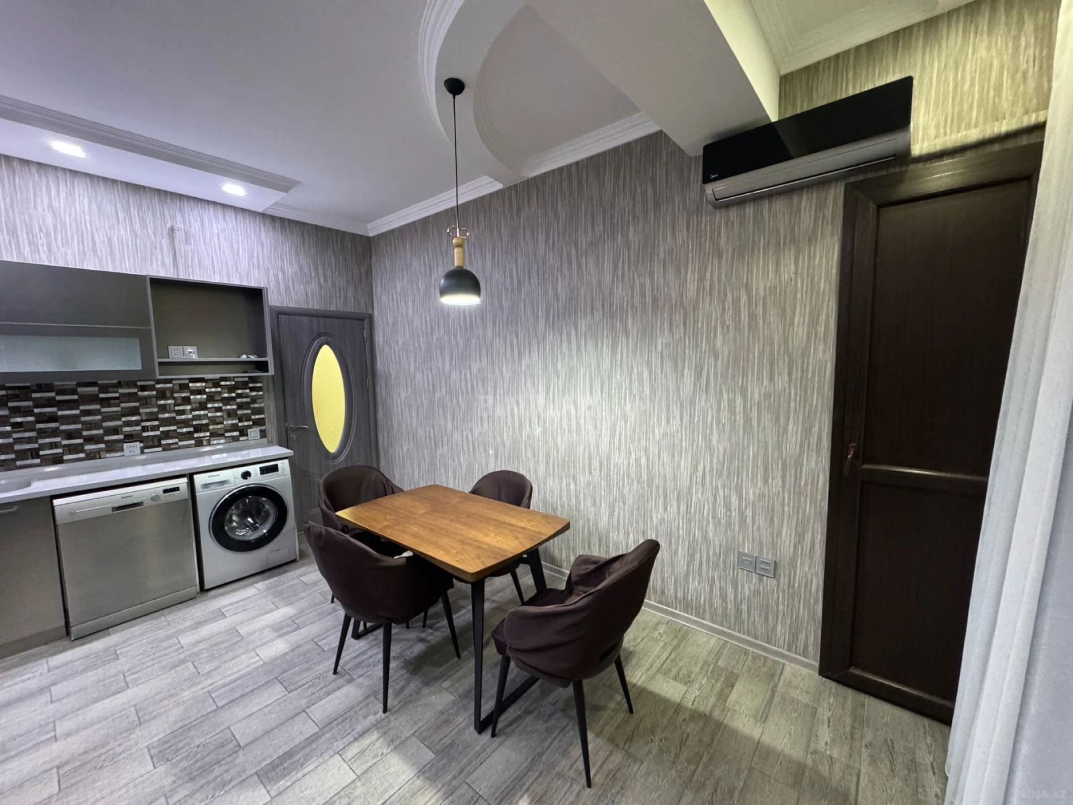 Kirayə verilir 3 otaqlı mənzil 130 m²