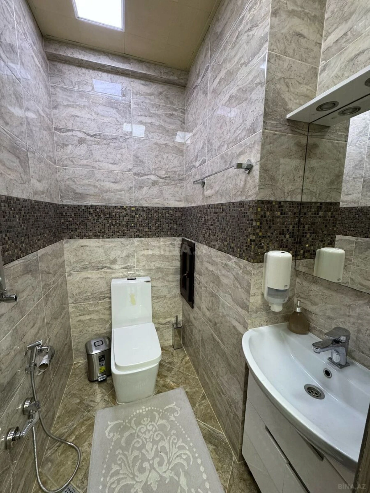 Kirayə verilir 3 otaqlı mənzil 130 m²