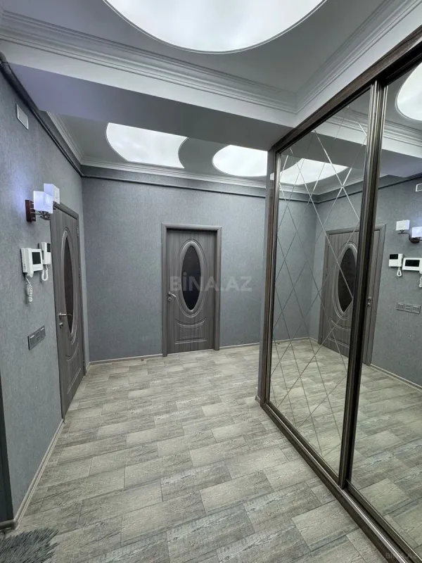 Kirayə verilir 3 otaqlı mənzil 130 m²