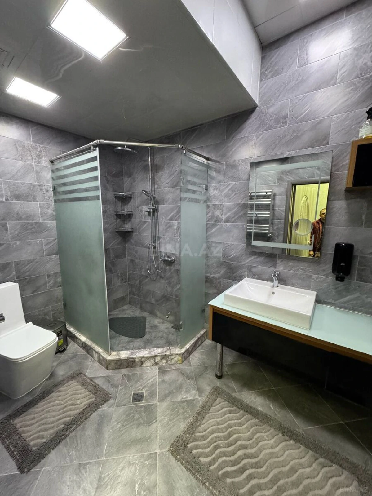 Kirayə verilir 3 otaqlı mənzil 130 m²