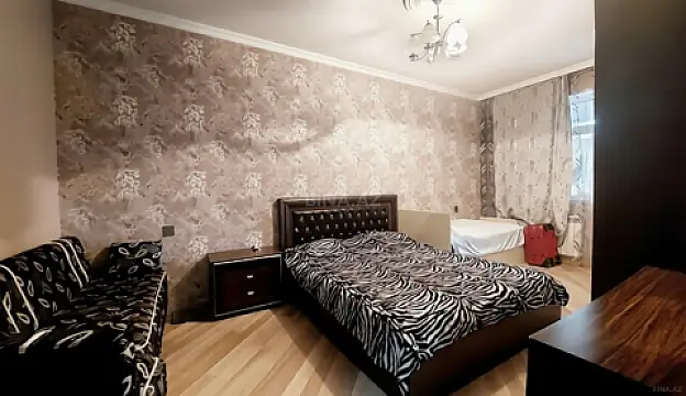 Satılır 2 otaqlı mənzil 74 m²