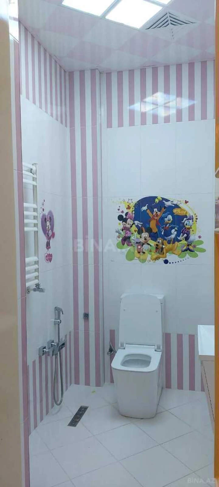 Satılır 4 otaqlı mənzil 180 m²