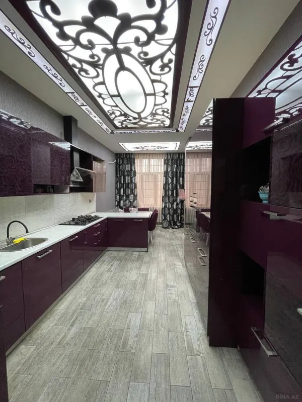 Satılır 4 otaqlı mənzil 180 m²