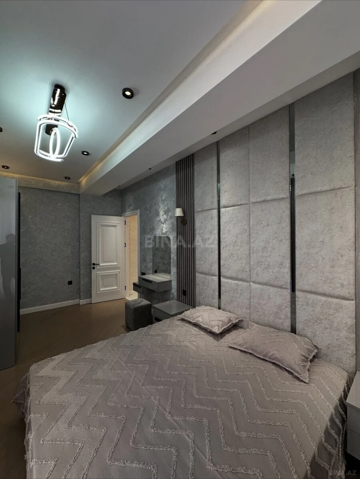 Satılır 3 otaqlı mənzil 114 m²