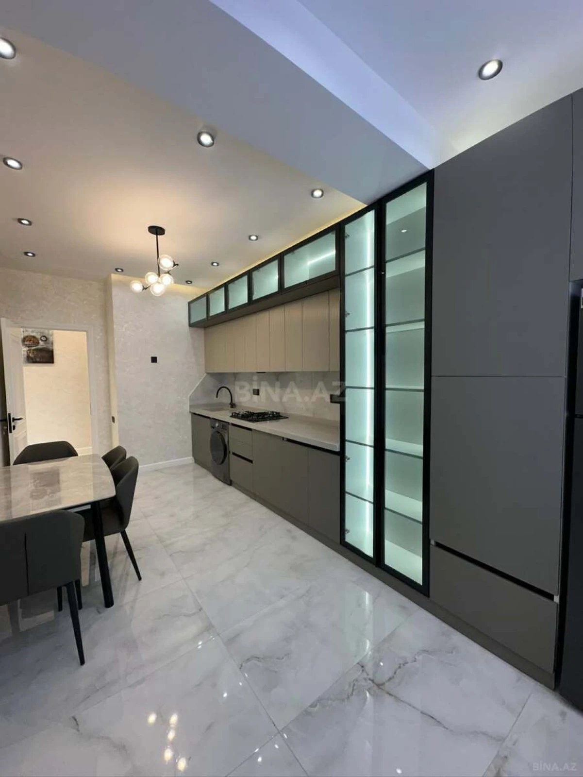 Satılır 3 otaqlı mənzil 114 m²