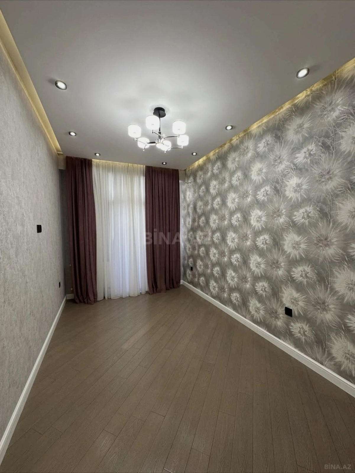 Satılır 3 otaqlı mənzil 114 m²